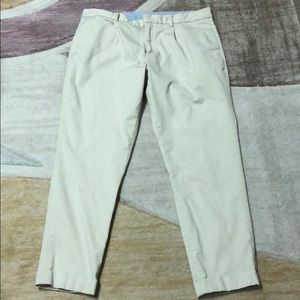 - Uniqlo Women’s Pants.